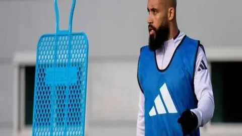 缅怀之情，萨拉赫痛失慈祥外祖父，今日告别世间